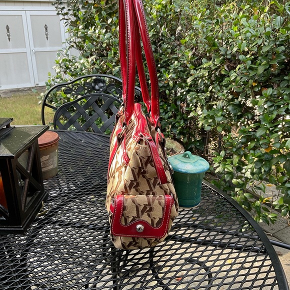 Gorgeous Red & Tan Silver Hardware & Zippers Double Handle Victoria Roberts Bag! - Picture 10 of 16